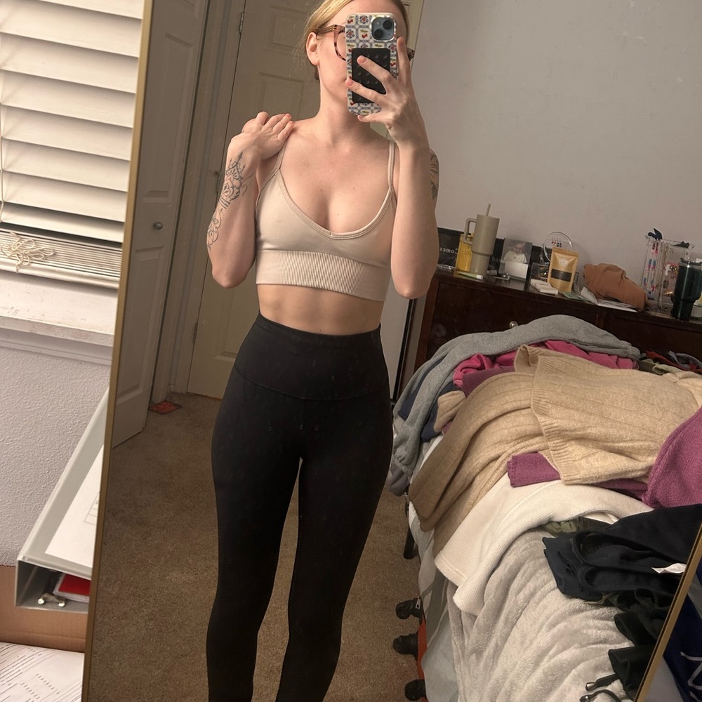 LULULEMON LEGGINGS SIZE 4